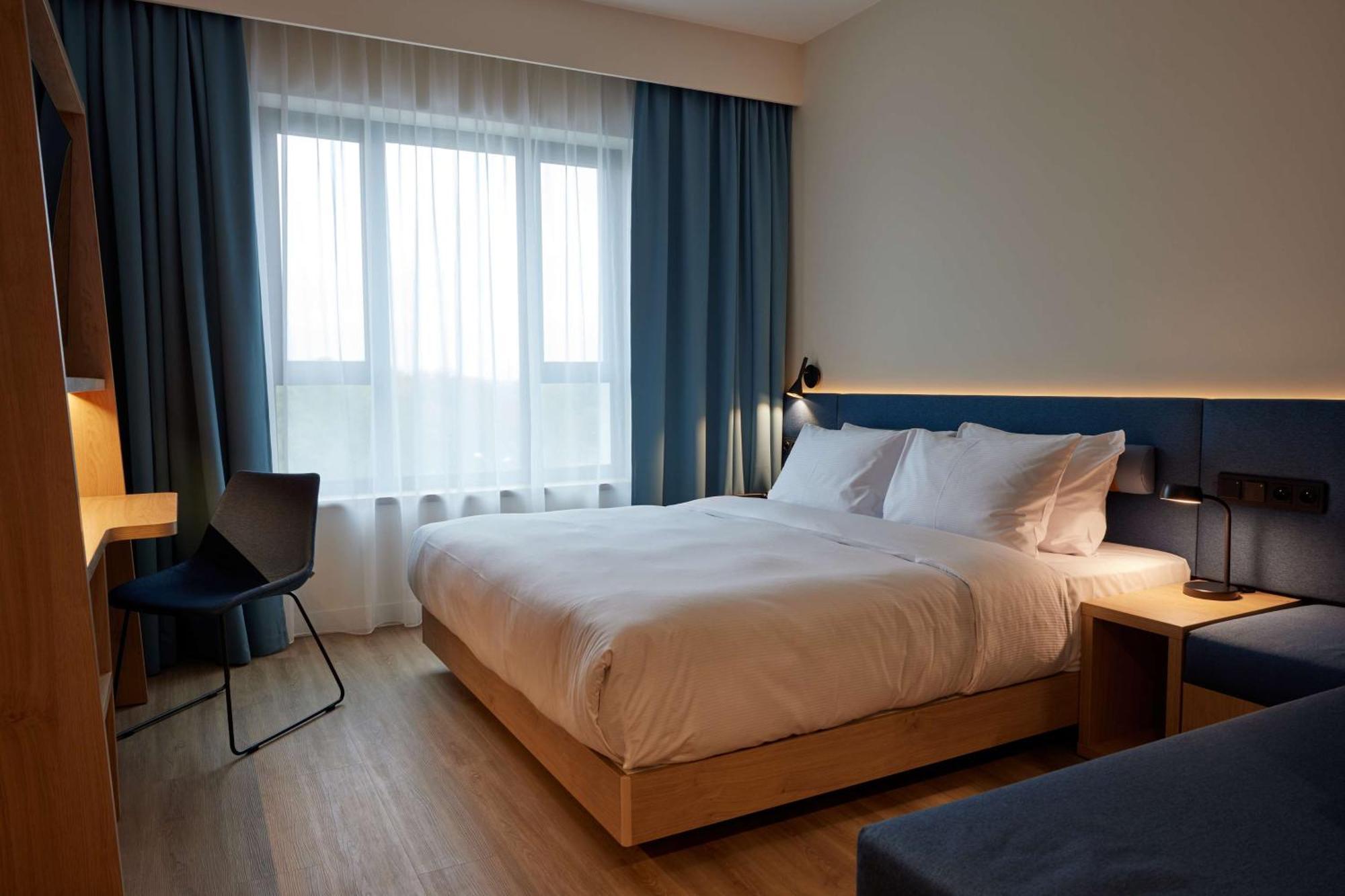Hampton By Hilton Poznan Swarzedz Hotel Exterior photo