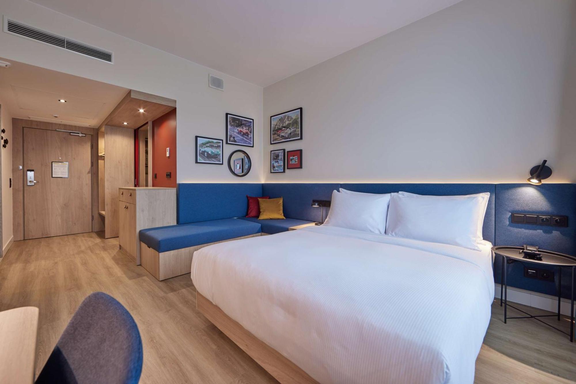 Hampton By Hilton Poznan Swarzedz Hotel Exterior photo