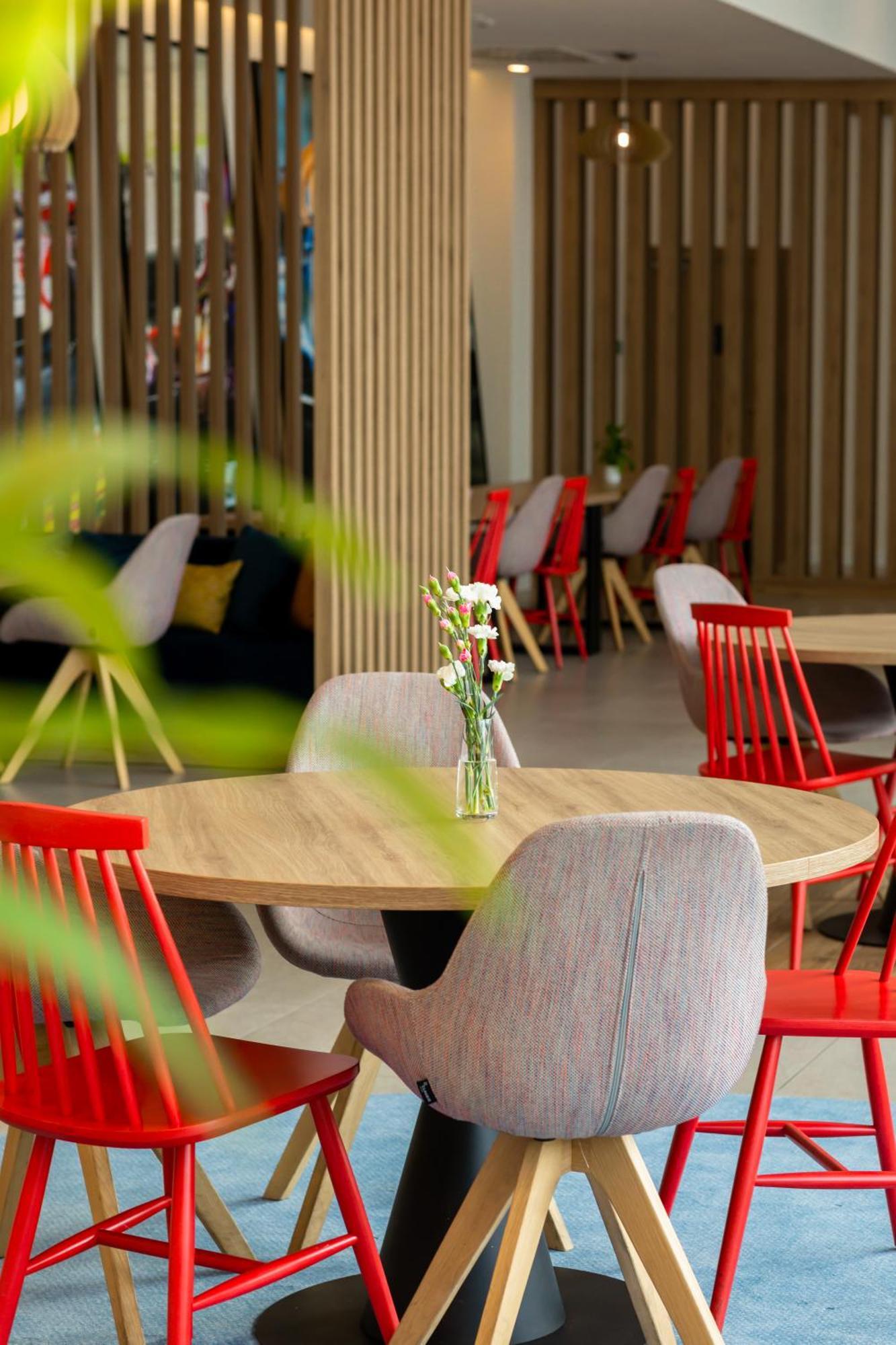 Hampton By Hilton Poznan Swarzedz Hotel Exterior photo